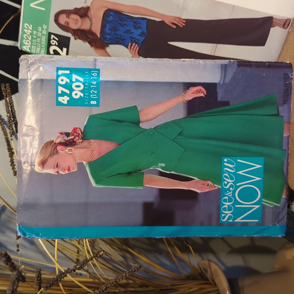 New Look pattern sewing set - Picture 3 of 6